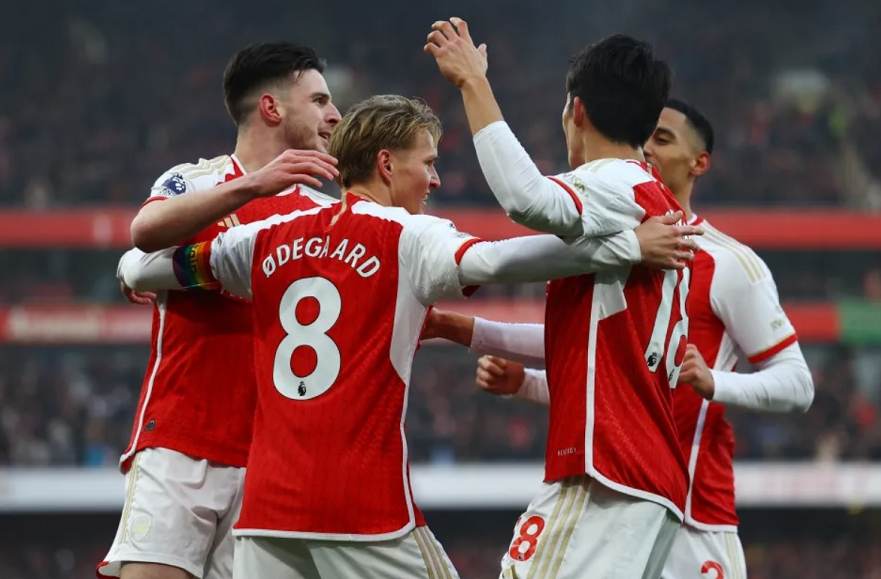 Arsenal đang dẫn đầu BXH bóng đá Anh